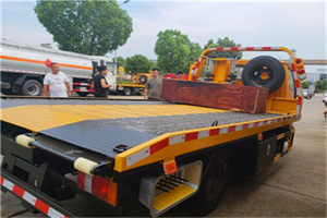 甘井子区附近拖车电话号码服务