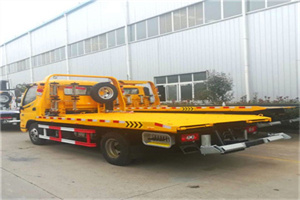 甘井子区附近拖车救援搭电